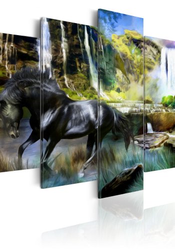 ARTGEIST Black horse - Billede af sort hest foran et vandfald trykt p lrred - Flere strrelser