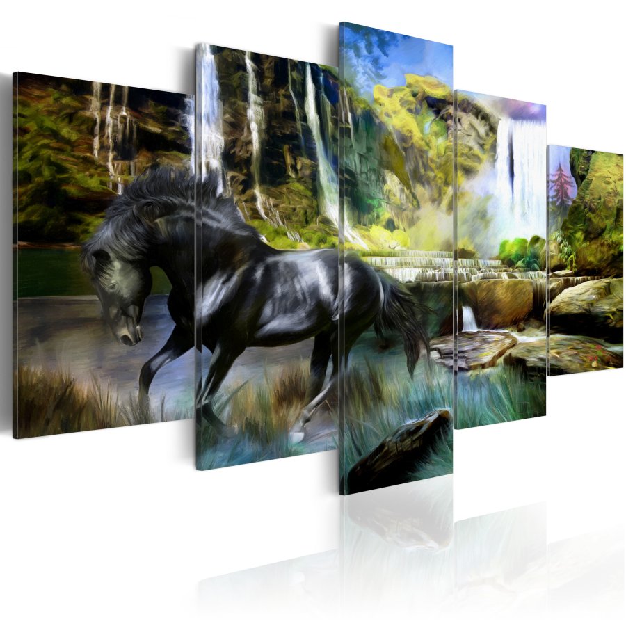 ARTGEIST Black horse - Billede af sort hest foran et vandfald trykt p lrred - Flere strrelser