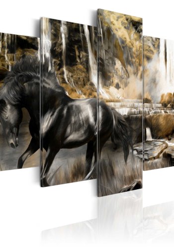 ARTGEIST Foggy weather - Billede af sort hest foran et vandfald trykt p lrred - Flere strrelser