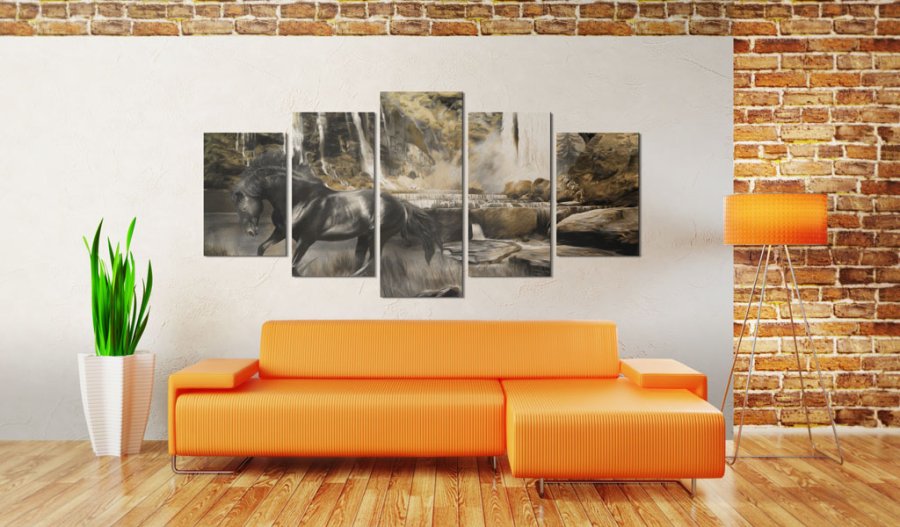 ARTGEIST Foggy weather - Billede af sort hest foran et vandfald trykt p lrred - Flere strrelser