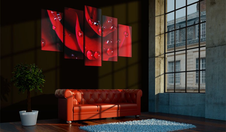 ARTGEIST Rose with dew - Billede af rd rose med drber trykt p lrred - Flere strrelser