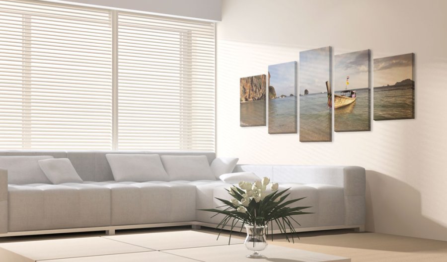 ARTGEIST A fishing boat by the sea - Fiskerbd i havkanten trykt p lrred - Flere strrelser