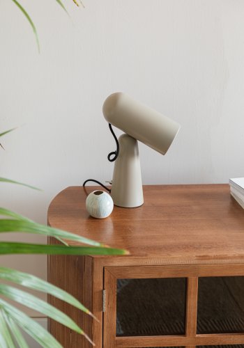 WHITE LABEL LIVING Vesper skrivebordslampe - beige jern