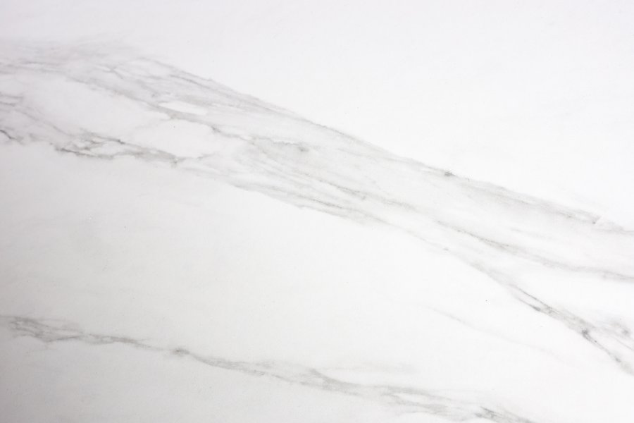 WHITE LABEL LIVING Almira spisebord, oval - snehvid mat sintret sten og egetr papirfinér (200x90)