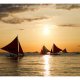 ARTGEIST Fototapet - sailing boats - sunset, bde og solnedgang (flere strrelser)