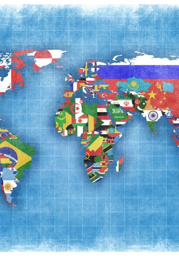 ARTGEIST - Fototapet med verdenskort lavet af forskellige flag - Flere strrelser