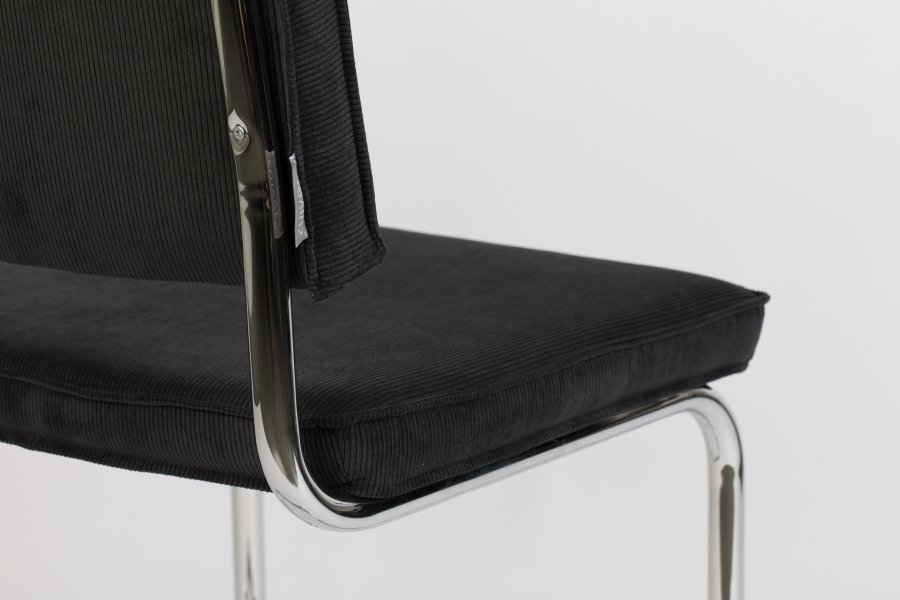 ZUIVER Ridge Rib spisebordsstol - sort fljl polyester og slv krom