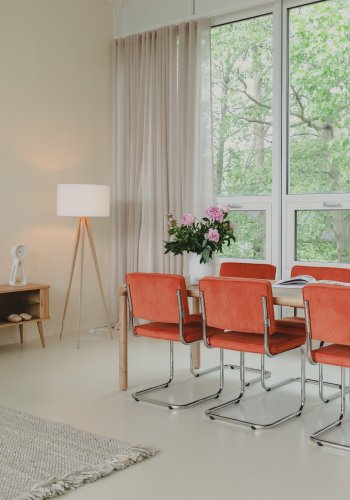 ZUIVER Ridge Rib spisebordsstol - orange fljl polyester og slv krom