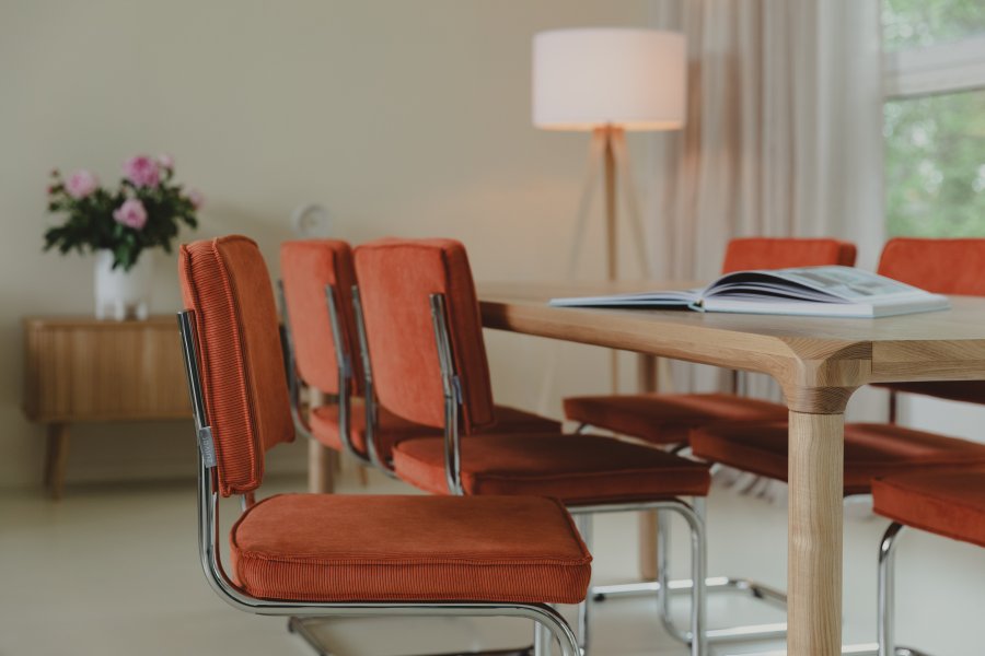 ZUIVER Ridge Rib spisebordsstol - orange fljl polyester og slv krom