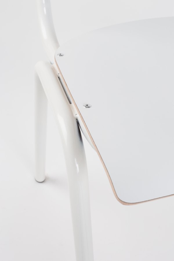 ZUIVER Back To School spisebordsstol, stabelbar - hvid HPL og hvid stl