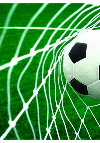 ARTGEIST Sport fototapet med motiv af fodbold i fodboldml p grs (flere strrelser)