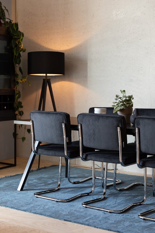 ZUIVER Ridge Rib Kink spisebordsstol, stabelbar - sort fljl og slv krom