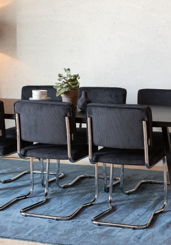 ZUIVER Ridge Rib Kink spisebordsstol, stabelbar - sort fljl og slv krom