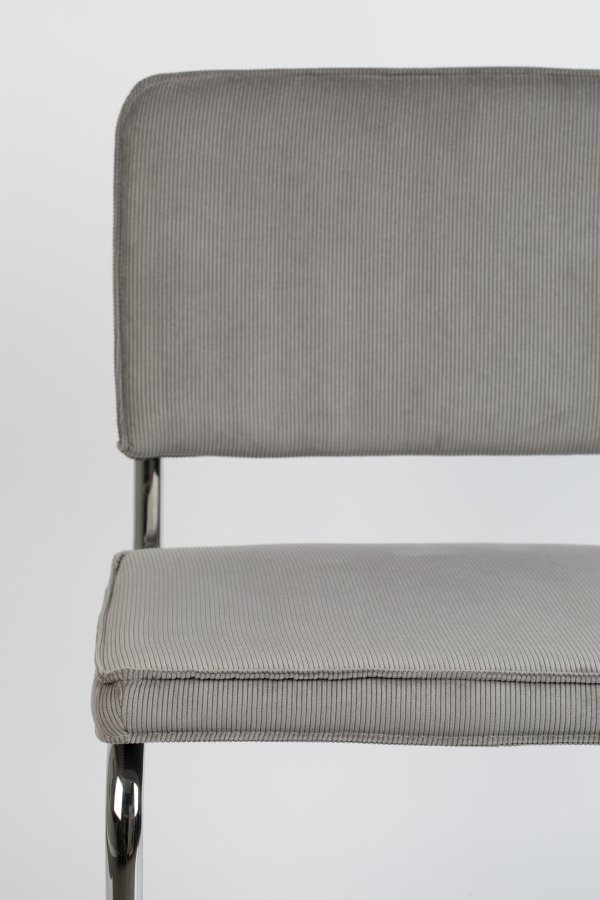 ZUIVER Ridge Rib spisebordsstol - lysegr fljl polyester og slv krom