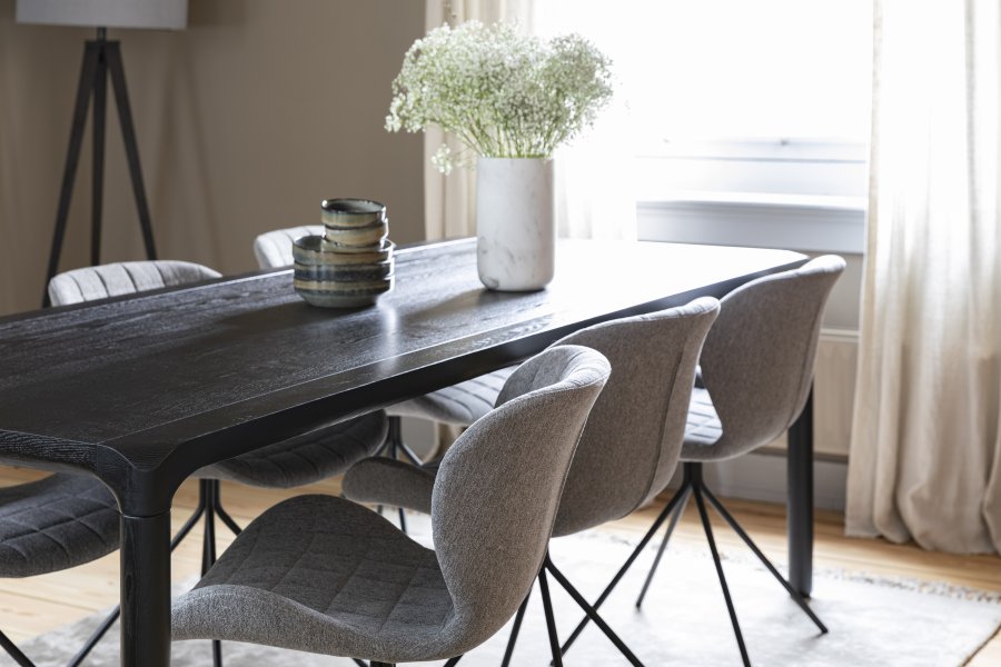 ZUIVER OMG spisebordsstol - lysegr polyester og sort jern