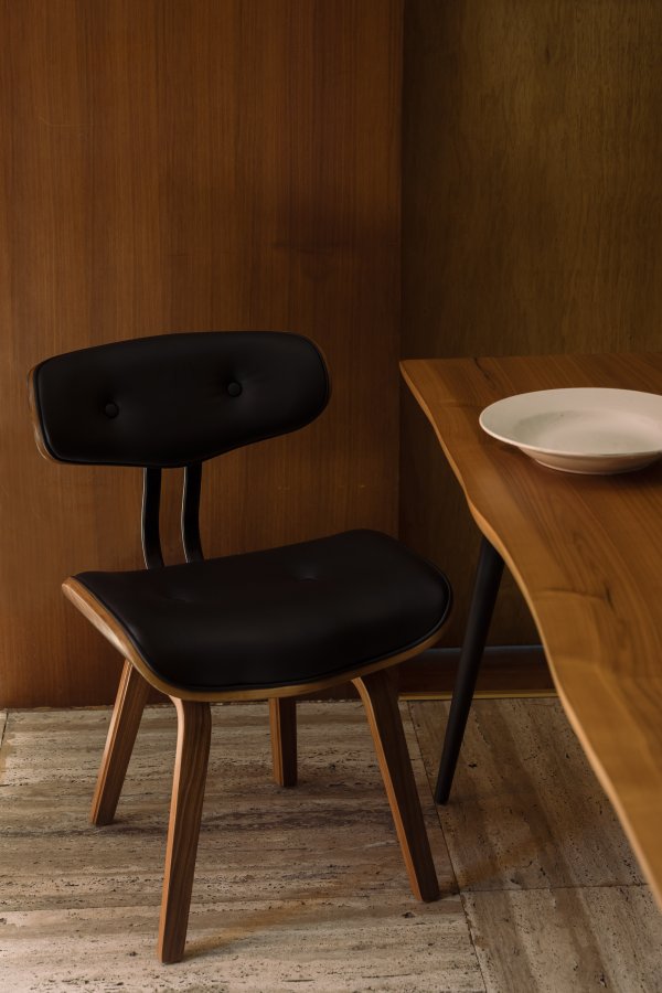 DUTCHBONE Blackwood spisebordsstol - sort og valnddefarvet asketr