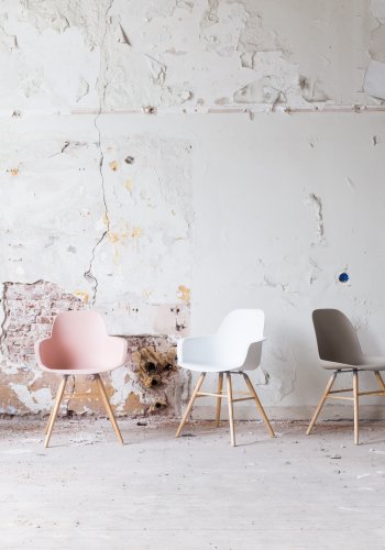 ZUIVER Albert Kuip spisebordsstol - lysegr plastik og natur asketr