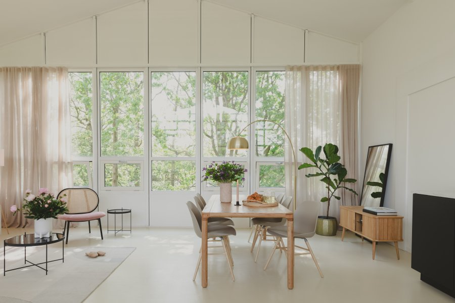 ZUIVER Albert Kuip spisebordsstol - taupe plastik og natur asketr