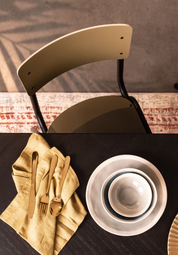 ZUIVER Back To School spisebordsstol, stabelbar - mat oliven HPL og sort stl