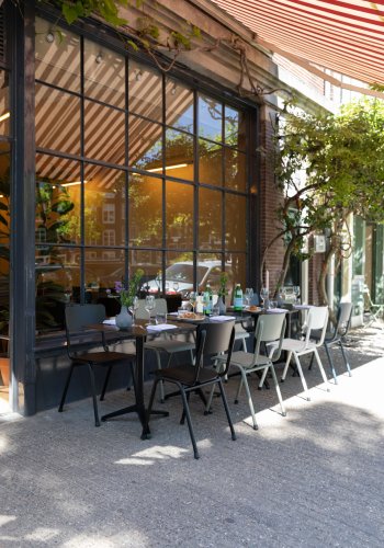 ZUIVER Back To School havestol, stabelbar - sort aluminium