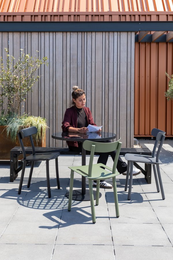 ZUIVER Friday havestol - sort aluminium