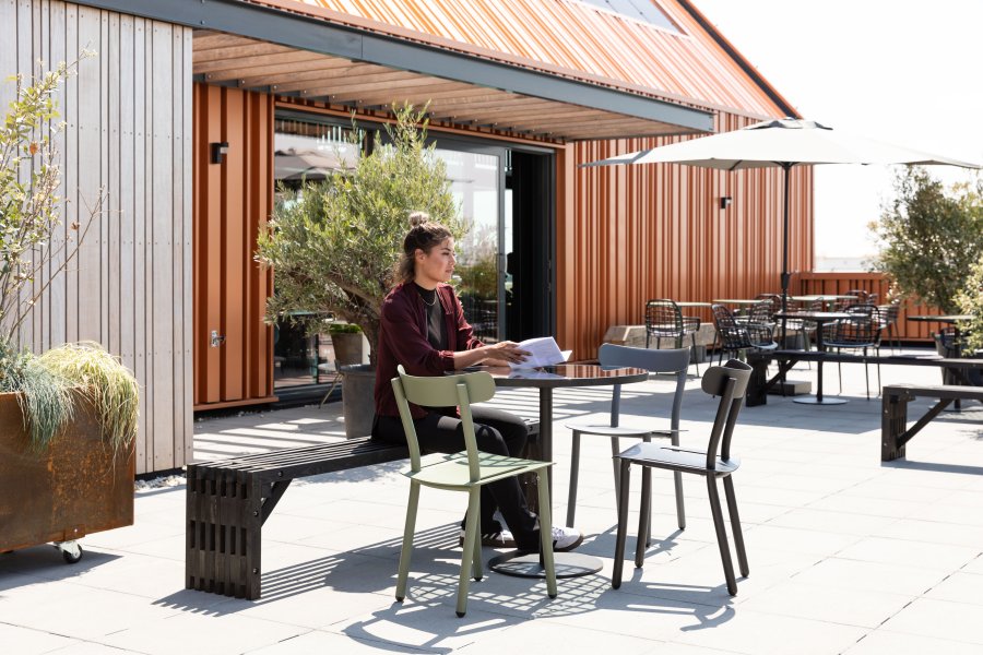 ZUIVER Friday havestol - sort aluminium