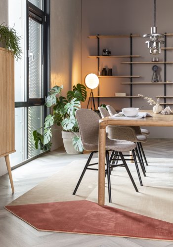 ZUIVER Albert Kuip Soft spisebordsstol - beige polyester og sort asketr