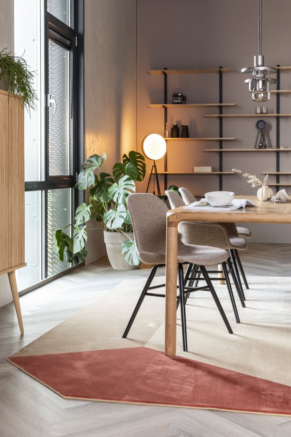 ZUIVER Albert Kuip Soft spisebordsstol - beige polyester og sort asketr