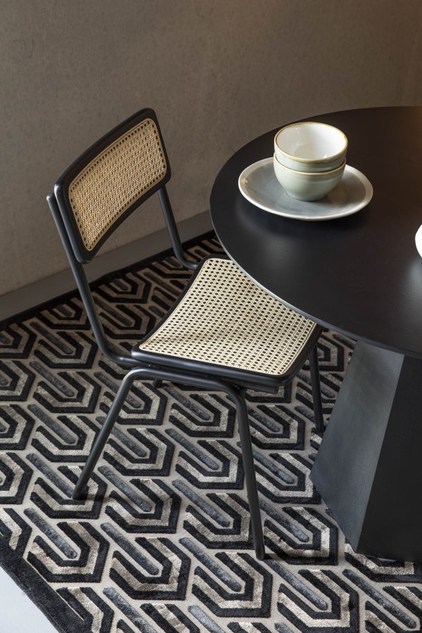 ZUIVER Jort spisebordsstol - natur rattan og sort stl