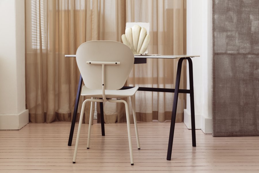 ZUIVER Ocean Rice spisebordsstol - beige genbrugt plast fra havet og beige metal