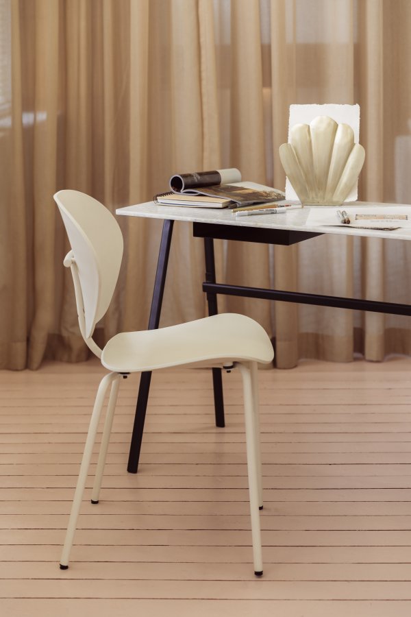 ZUIVER Ocean Rice spisebordsstol - beige genbrugt plast fra havet og beige metal