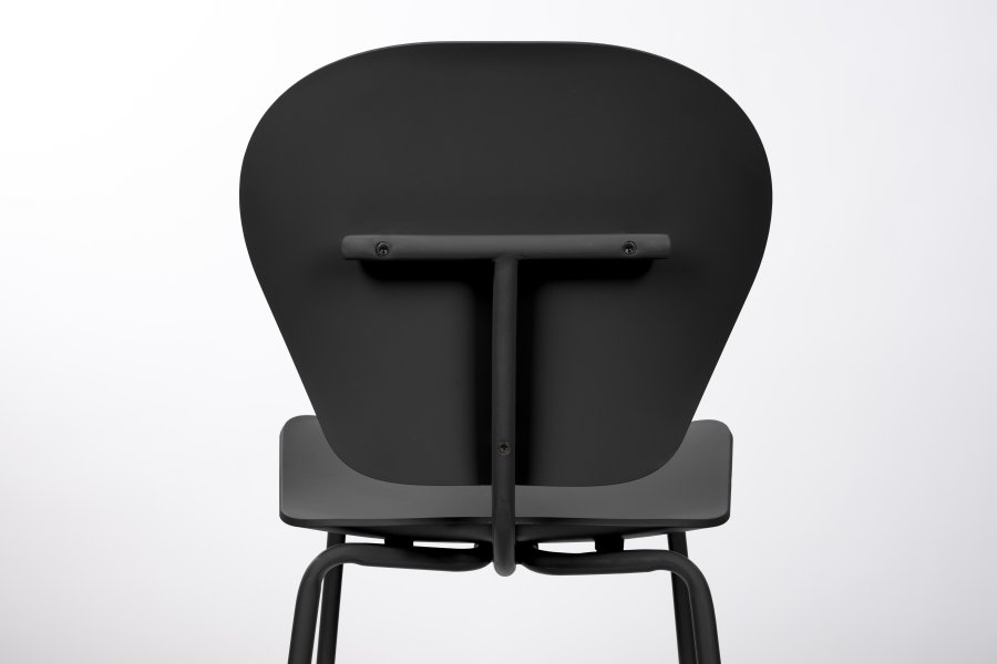 ZUIVER Ocean Pirate spisebordsstol - sort genbrugt plast fra havet og sort metal