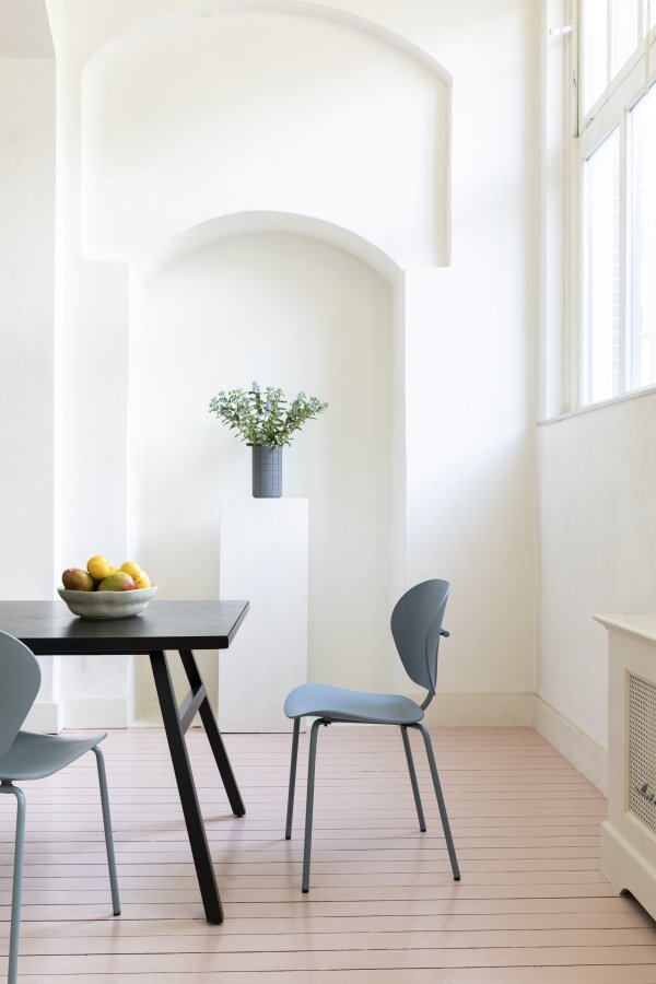 ZUIVER Ocean spisebordsstol - ocean bl genbrugt plast fra havet og ocean bl metal