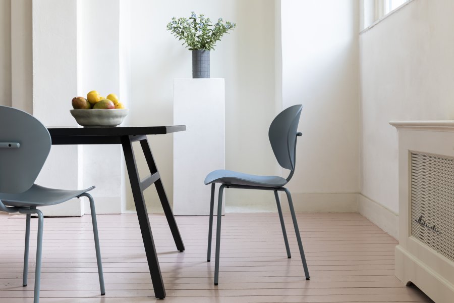 ZUIVER Ocean spisebordsstol - ocean bl genbrugt plast fra havet og ocean bl metal