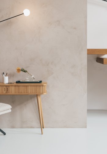 ZUIVER Tyler spisebordsstol, m. drejefunktion - hvid bouclé stof og sort stl