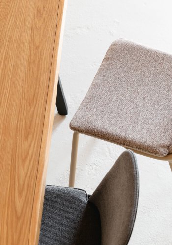 ZUIVER Clip spisebordsstol - beige polyester, egefinér og metal