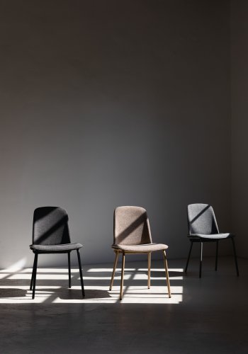 ZUIVER Clip spisebordsstol - gr polyester og sort egefinérmetal