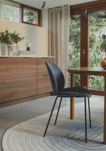 ZUIVER Bonnet spisebordsstol - grbl fljl stof og sort metal
