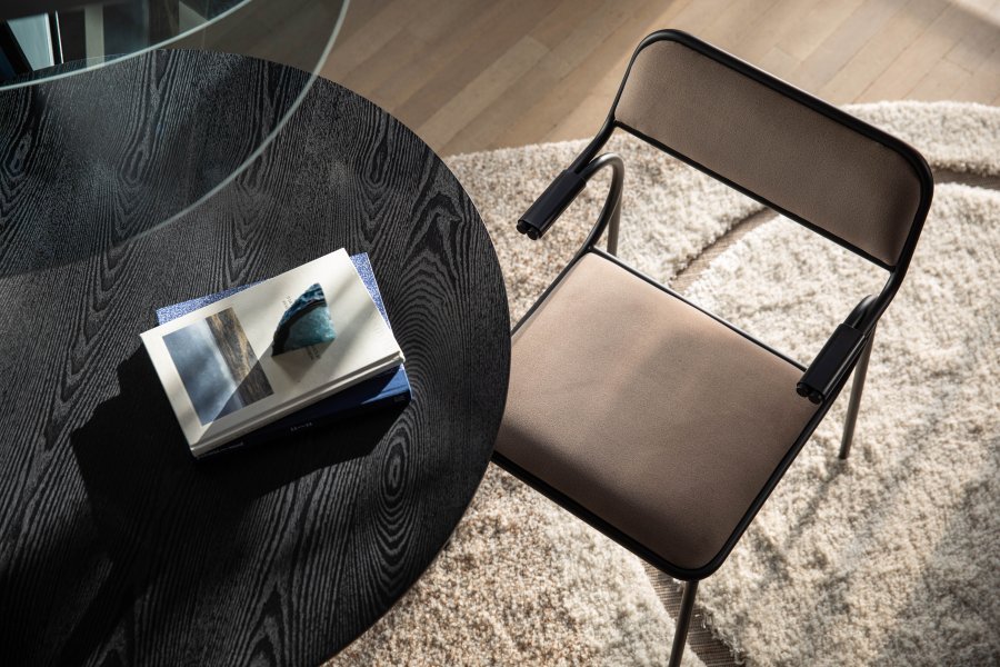 ZUIVER Alba lnestol, m. armln - beige fljl og sort metal