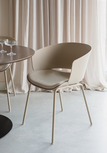 WHITE LABEL LIVING Jessica spisebordsstol, m. armln - beige polypropylen/polyester/metal