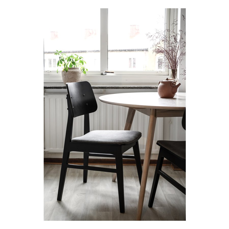 ROWICO Nagano spisebordsstol - mrkegr polyester og sort eg