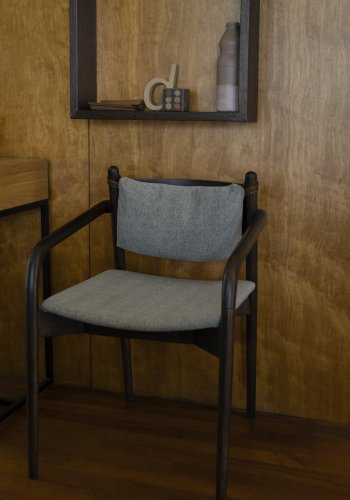 DUTCHBONE Torrance spisebordsstol, m. armln - brun polyester og brun tr