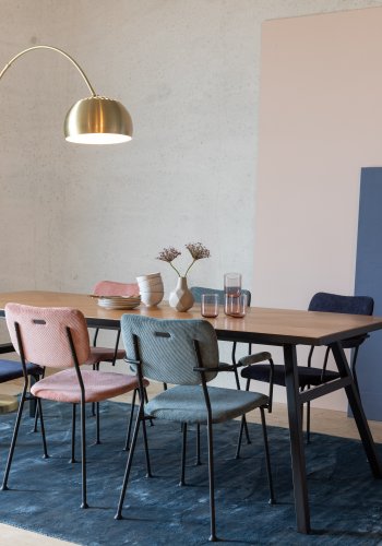 ZUIVER Benson spisebordsstol, m. armln - lyserd fljl polyester og sort stl