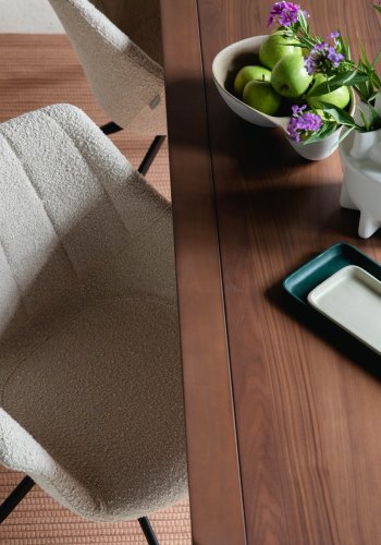 ZUIVER Doulton Swivel drejestol, m. armln - natur polyakryl/polyester og sort stl