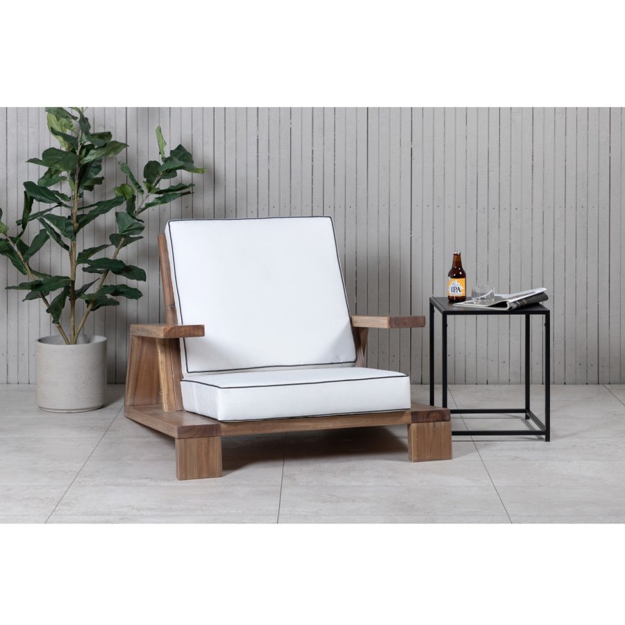 VENTURE DESIGN Daria loungestol til haven, m. armln - offwhite hynder og brun akacietr