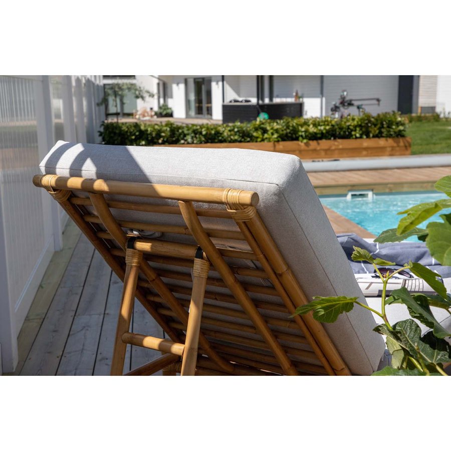 VENTURE DESIGN Cane sun lounge - Bamboo / Grey Cushion