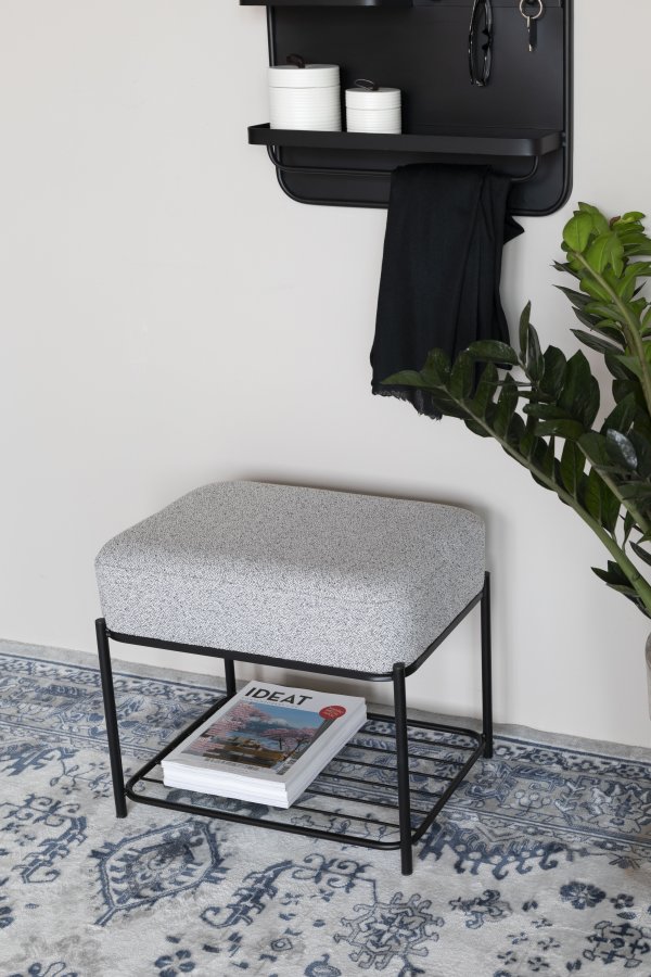 WHITE LABEL LIVING Milou skammel, m. hylde - gr polyester og jern (50x35)