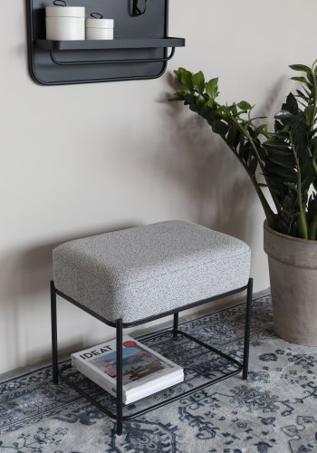 WHITE LABEL LIVING Milou skammel, m. hylde - gr polyester og jern (50x35)