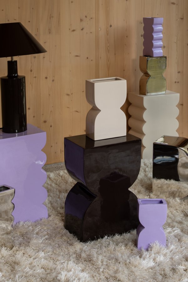 ZUIVER Curves skammel, rektangulr - blank lilla aluminium (21x30)