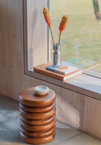 ZUIVER Disc skammel, rund - brun mangotr (35)